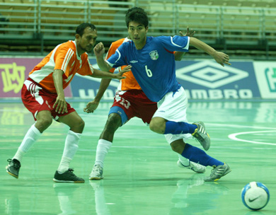 Tai-Lin Tseng in the Maldivian cage (Photo courtesy: Leadtek Sports)