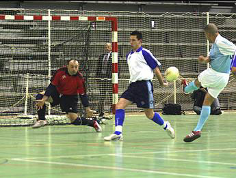 An action from the final match: Roubaix Futsal vs Issy Les Moulineaux Futsal (Photo courtesy: www.fff.fr)
