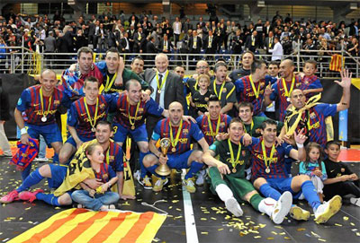 AGLA FUTSAL AWARDS 2012 - Best Club of the World: Barcelona (Photo: UEFA.com)