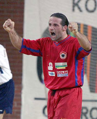 Ago Simitci scored a goal for Benago Praha (Photo courtesy: http://www.benago.cz/futsal)