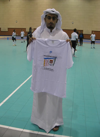 Ali Al Manahi support the Olympic Futsal Campaing (Photo courtesy: www.futsal.com.br)