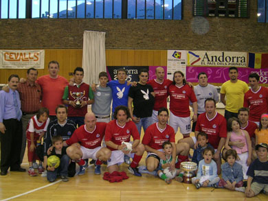 The Winners: Don Denis Cap del Carrer! (Photo courtesy: Cap del Carrer)