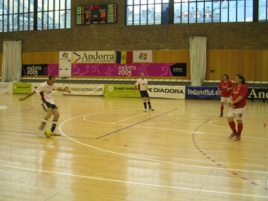 Free kick for GBG (Photo courtesy: Cap del Carrer)