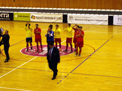 Andorran players paying tribute to their fans (Photo courtesy: Josep Linares)