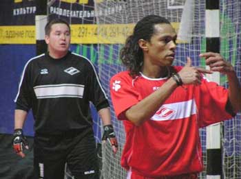 Is Biro Jade (Spartak Moscow) asking for a substitution? (Photo courtesy: Superleague.ru)