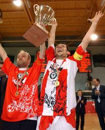 Two captains for a great team: Roberto Ghiotto and Matija Dulvat can celebrate the Italian title (Photo courtesy: www.divisionecalcioa5.it)