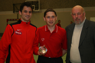 Frane Banovic (Tomislavgrad Vienna) awarded as best player of the Murexin Futsal Bundesliga 2006/2007 (Photo courtesy: Murexin Futsal Bundesliga)