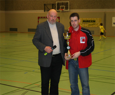Awarding the Eastern Austria Selection, winner of the Regional selection tournament. Alfred Schloyer and Rene Gaida (Photo courtesy: Murexin Futsal Bundesliga)
