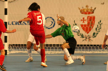 Gustavo Barbona scoring the second goal for Montesilvano (Photo courtesy: Carlo Giuliani)