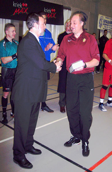 The Belgian federation paid tribute to Hugues Trappeniers, who will leave both national teams to become the new coach of first division club RS Decoratie Aartselaar (Photo courtesy: URBSFA)