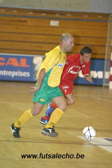 Serchia vs Pauly (Photo courtesy: Cedric Bouillon - Futsal Echo)