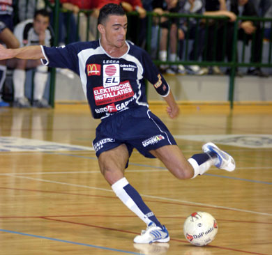 Round 11, Chatelet vs Hasselt: Samir El Haoual in action (Photo courtesy: Cedric Bouillon - Futsal Echo)