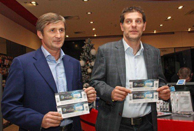 Bilic and Jarni own their tickets! (Photo courtesy: UEFA.com)