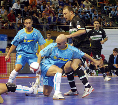 Paulinho, Riquer and Schumacher (Photo courtesy: LNFS)