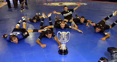 Unusual swimming pool for the dream team! (Photo courtesy: LNFS)