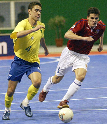 Neto vs Tomas Sluka: Brazil vs Czech Republic (Photo courtesy: Leadtek Sports)