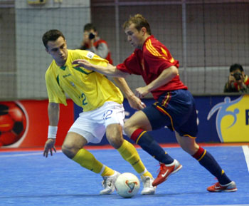Marcelo again in action vs Falcao (Photo courtesy: Lin Chia-Shin - Photo&Grafia)