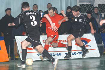 Frolov (Camelot) vs Subbotin and Culibaba (Toligma) (Photo courtesy: FC Camelot)