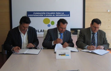 Signing the agreement between FS Cartagena and Polaris foundation (Photo courtesy: FS Cartagena)
