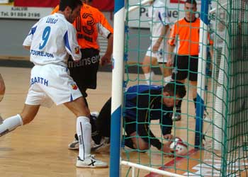 Agustin saved his team! (Photo courtesy: Enrique Serrano - LNFS)