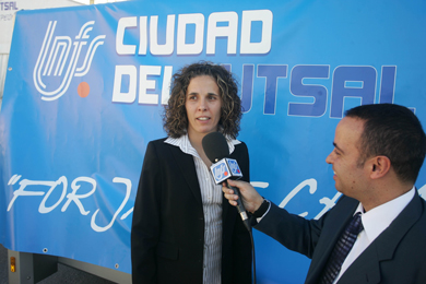 Eva Manguan in the city of futsal! (Photo courtesy: LNFS)