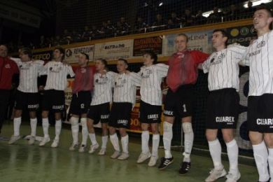 All together celebrating the title! Part 1... (Photo courtesy: Clearex Chorzow)