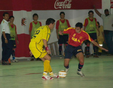 Alfredo Ortiz vs Falc�o (Photo courtesy: Diario Digital ABC - Asuncion)