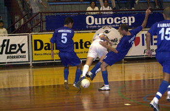 Petropolis vs AABB (Photo Ari Kaye)