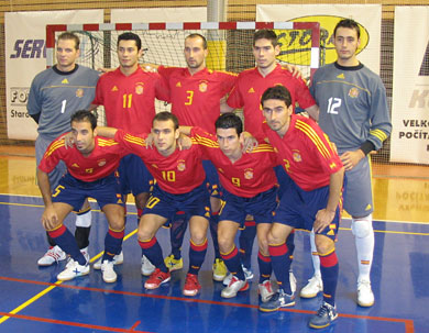 The Spaniards. (1st line from the left: Luis Amado, Balo, Javi Eseverri, Kike, Paco Sedano) - (2nd line from the left: Vadillo, Dani Salgado, Jordi Sanchez and Daniel) (Photo courtesy: Radek Klier - www.czechfutsal.cz)