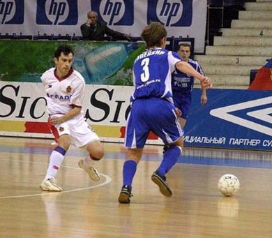 Serguei Antipov vs Alexander Kopeikin, former CSKA captain (Photo courtesy: CSKA)