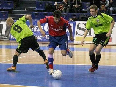 Alexander Antipov vs Evgeny Osintsev (#9) and Nikolay Pereverzev (#17) (Photo courtesy: CSKA) (Photo courtesy: CSKA)