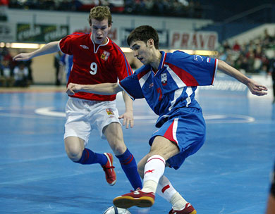 Khamadiyev (Russia) vs Fric (Czech Republic): the future of futsal is here! (Photo courtesy: Joe Pepler - UEFA.com)