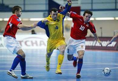Koridze (Ukraine) vs Havel and Levcik (Czech Republic) (Photo courtesy: Joe Pepler - UEFA.com)