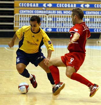 Tatu vs Dani Salgado (Photo courtesy LNFS)