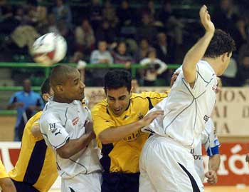 Lukaian vs Tatu (Photo courtesy LNFS)