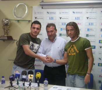 Dud� and Fabiano with their new president.. (www.pronelugoad.com)