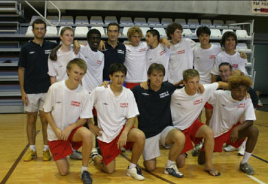 APF Dural team with the Spanish National Team Coach Javier Lozano (Photo courtesy: Futsal Magazine Pivo!)