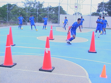 54 players splitted into three working groups (Photo courtesy: Federaci�n Salvadore�a de F�tbol)