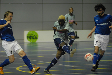 Quarter final in Sheffield: Ipswich Wolves vs White Bear (Photo courtesy: Sheffield FA)