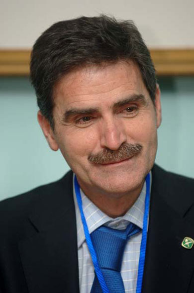 Jesus Candelas, Best Club Coach of the World 2008! (Photo courtesy: Valeriy Dudush)