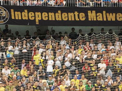 The best club of the world can count on the same standard torcida! (Photo courtesy: Malwee Futsal)