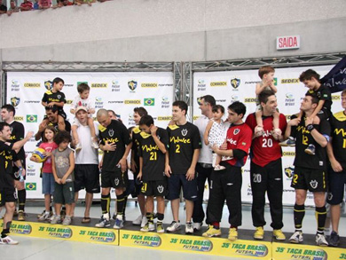Ta�a Brasil: sixth title! (Photo courtesy: Malwee Futsal)