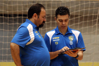 Team work: PC here with his assistant Pipoca (Photo courtesy: CBFS)