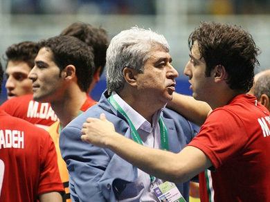 Coach Shams with Mohammad Taheri (Photo courtesy: FIFA/FOTO NET)