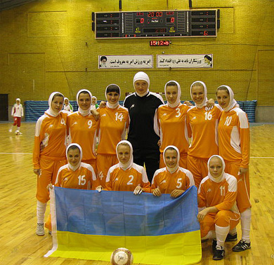 Ukraine in Iran, an unusual sport dress for the yellow and blue girls (Photo courtesy: Belichanka-93)