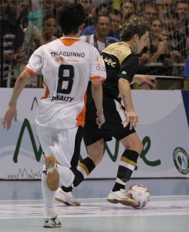 Thiaguinho following Cabreuva: sacrifice is basic for futsal triumphs (Photo courtesy: CBFS)