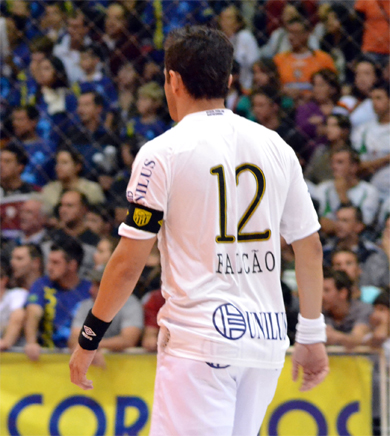 Falco, Best Player of the World 2011 (Photo courtesy: CBFS)