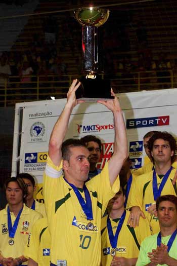 Fininho can celebrate the Brazilian victory (Photo courtesy: Jo�o Pires)