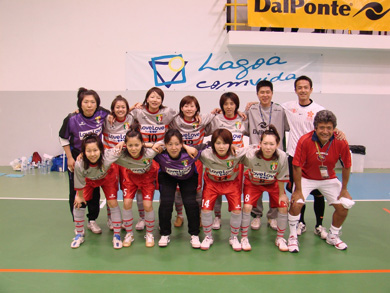 Fun Ladies Futsal Club, from Japan! (Photo courtesy: Kebrostress)
