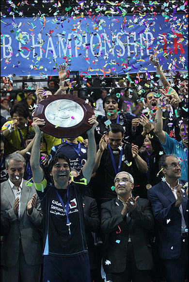 Vahid Shamsaee and his Foolad Mahan, first ever AFC Futsal Club Championship winners! (Photo courtesy: Khosrow Khaleghi, Mehr News Agency)